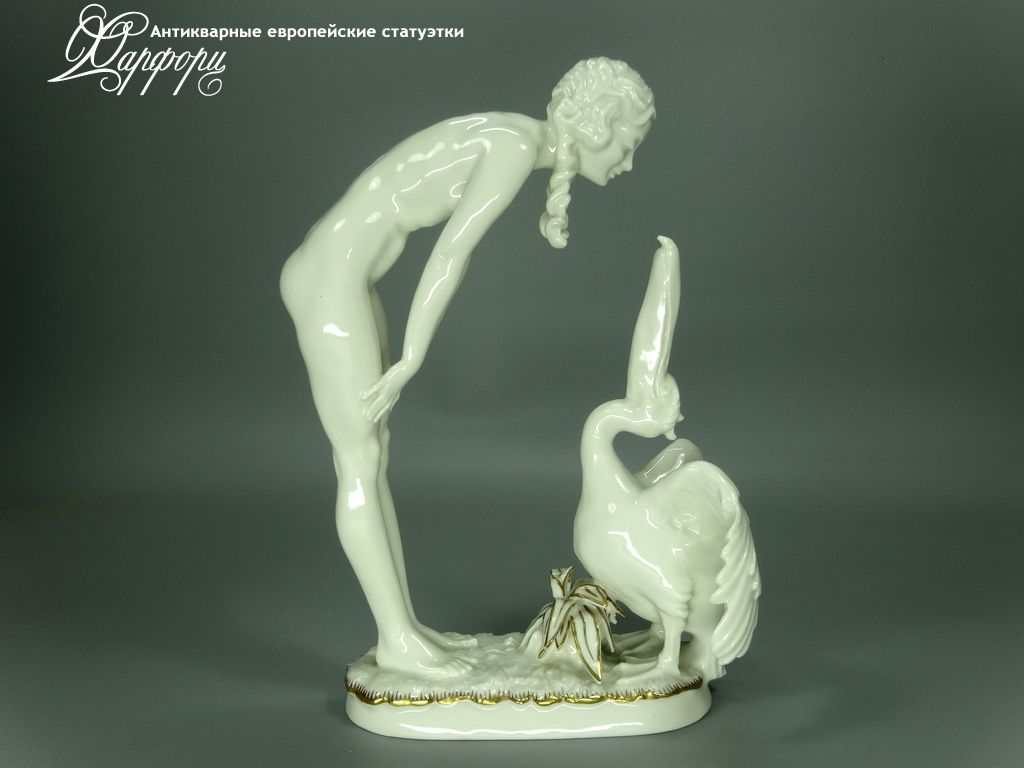 Купить фарфоровые статуэтки Hutschenreuther, Девочка и пеликан, Германия